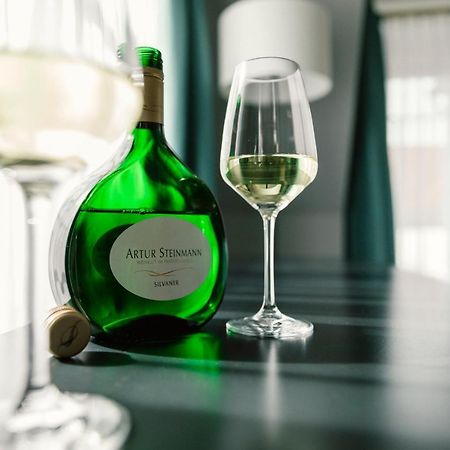 Отель Weingut Pastoriushaus - Artur Steinmann Зоммерхаузен Экстерьер фото